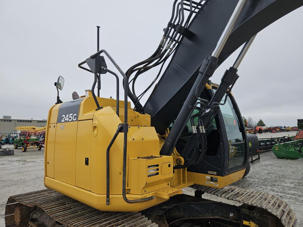 Image for 2018 John Deere 245G