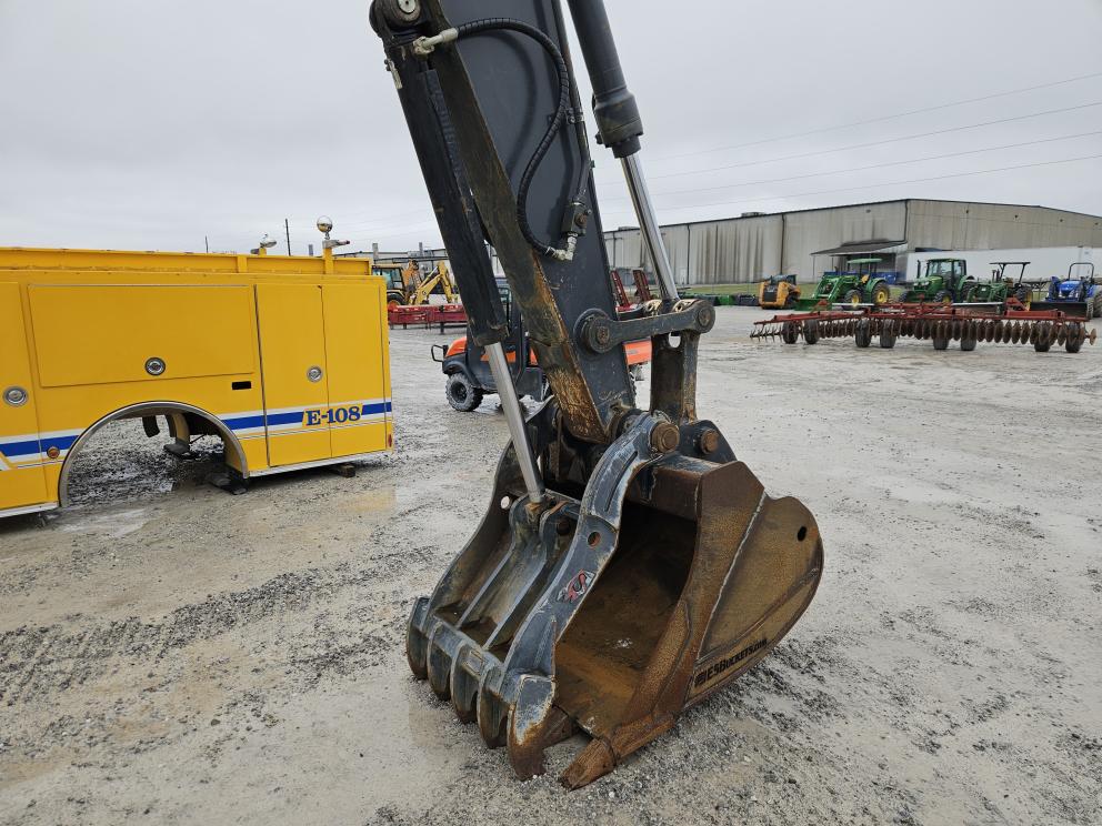 Image for 2018 John Deere 245G