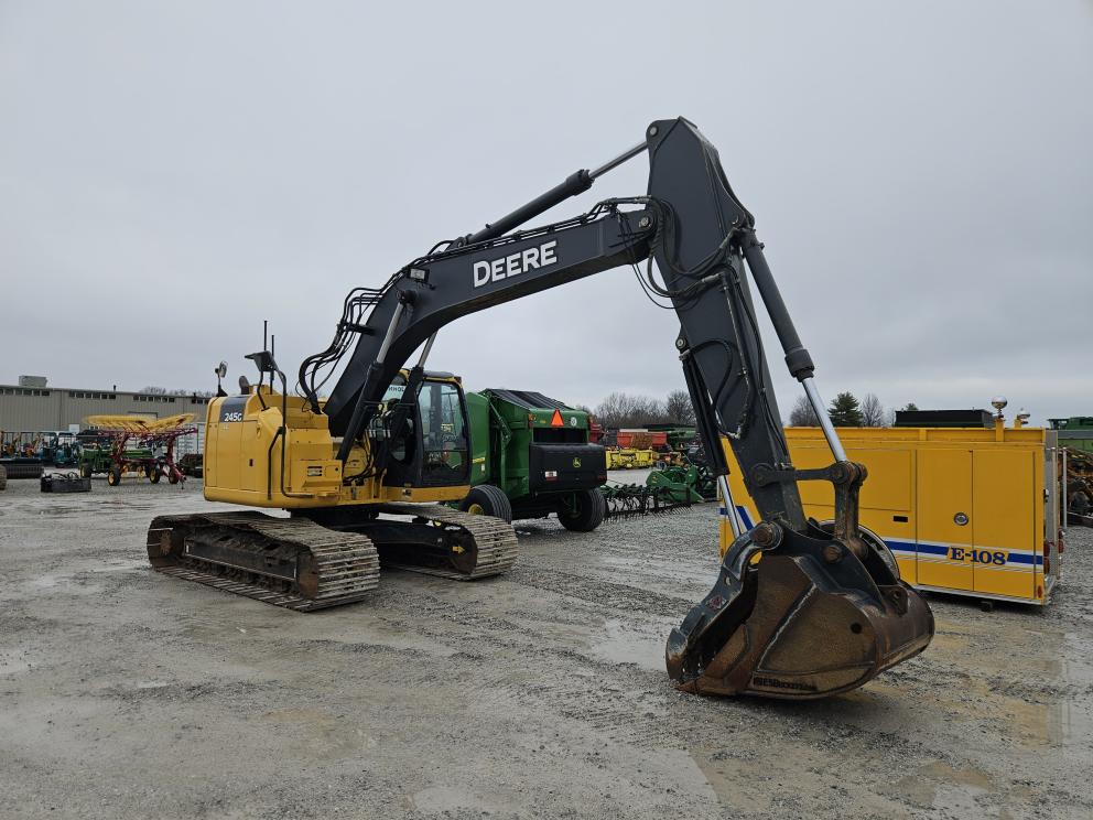 Image for 2018 John Deere 245G