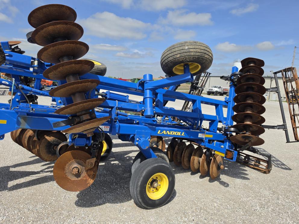 Image for 2014 Landoll 6230-21