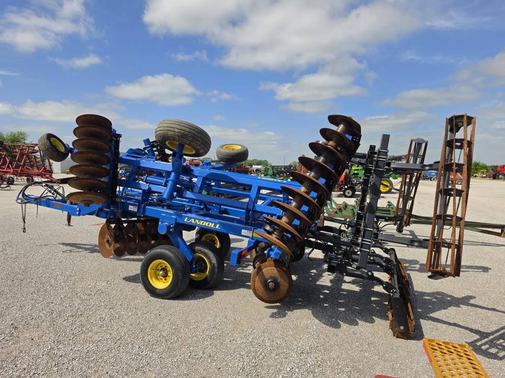 Image for 2014 Landoll 6230-21