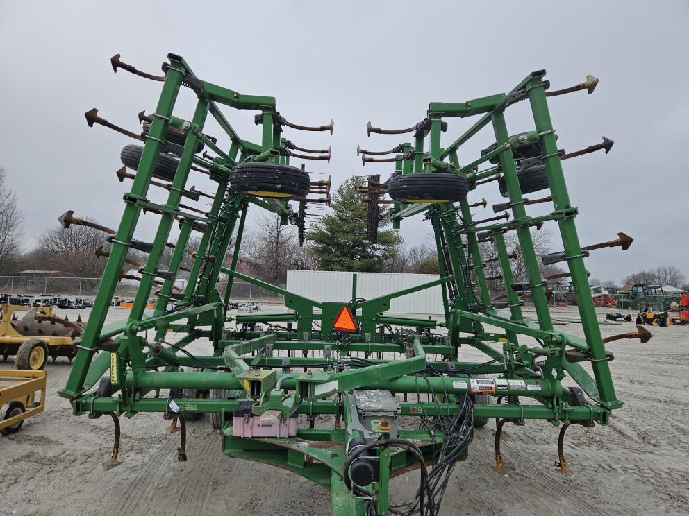 Image for 2013 John Deere 2210