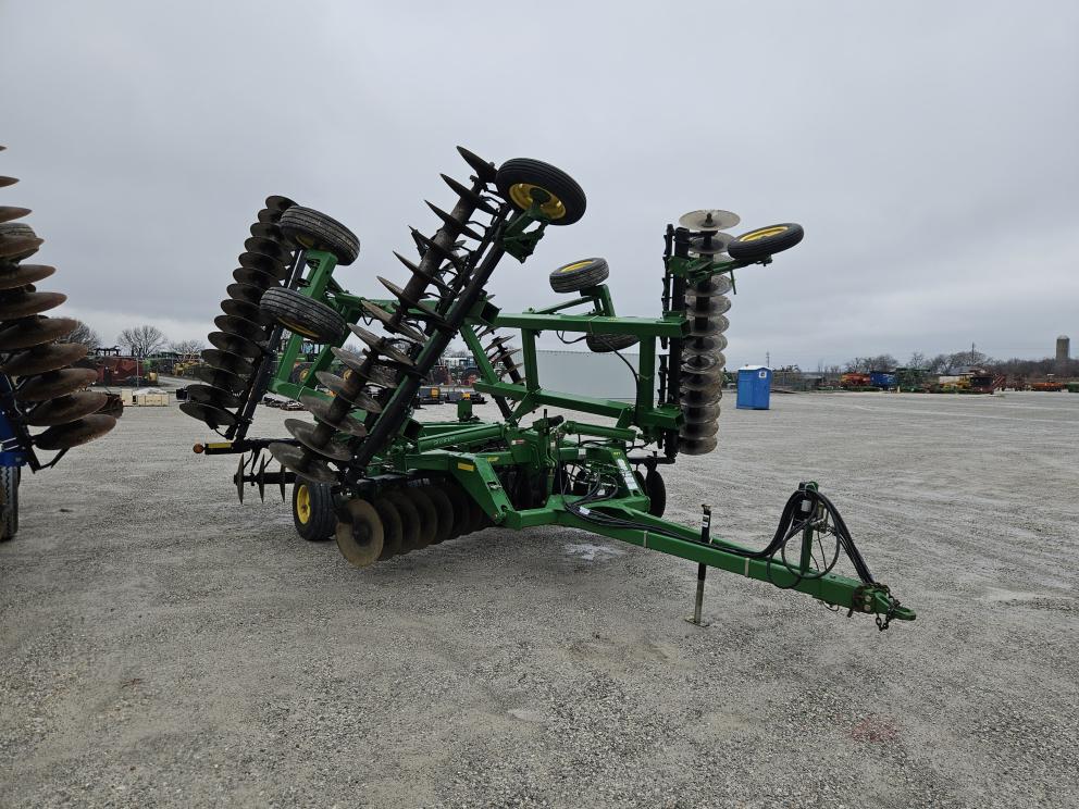 Image for 2011 John Deere 637