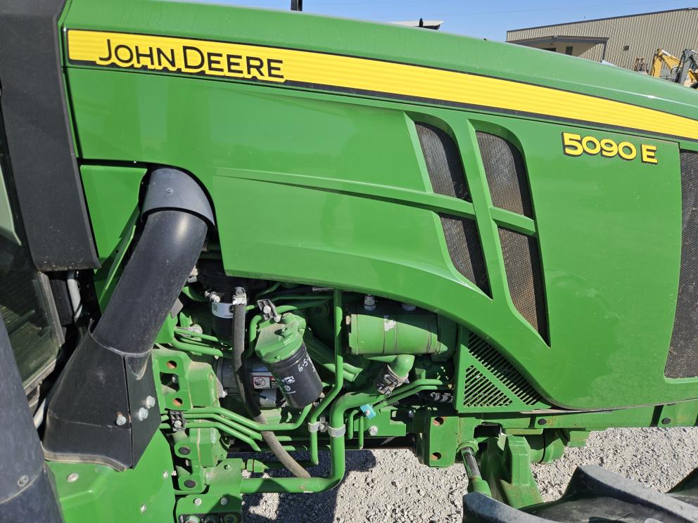 Image for 2019 John Deere 5090E
