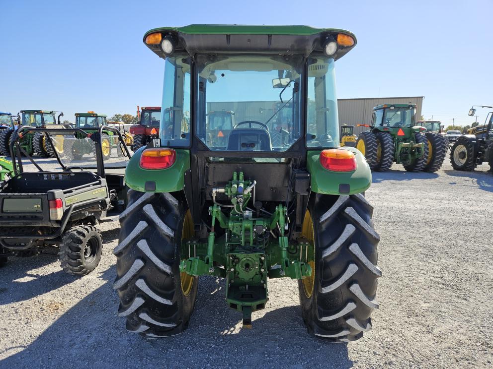 Image for 2019 John Deere 5090E