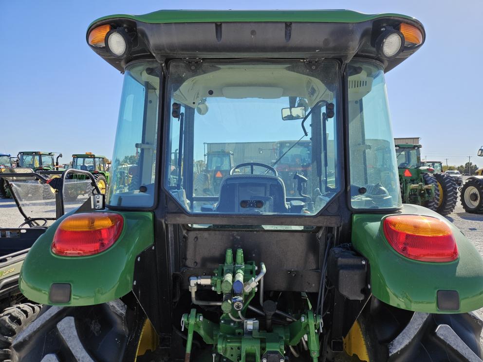 Image for 2019 John Deere 5090E