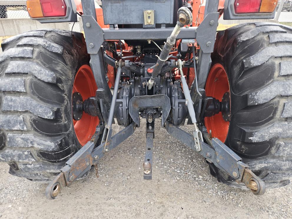 Image for 2005 Kubota MX5000