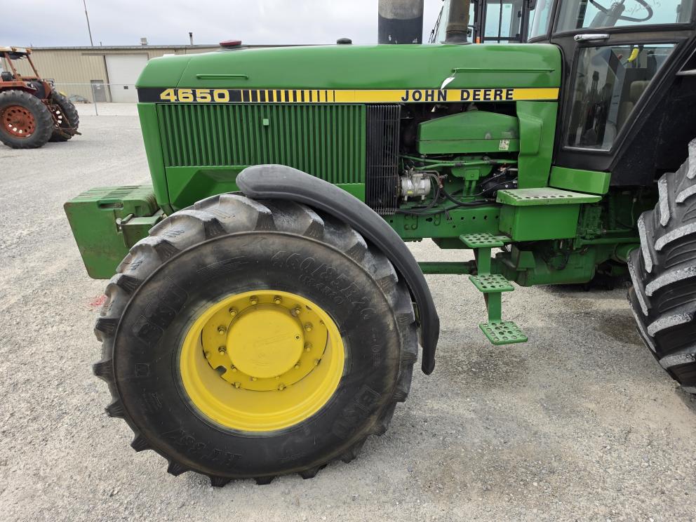 Image for 1988 John Deere 4650