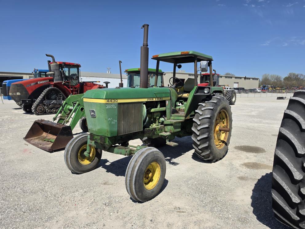 Image for 1977 John Deere 4430