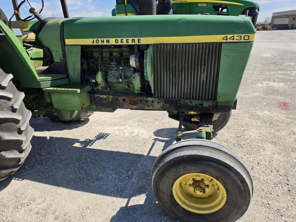 Image for 1977 John Deere 4430