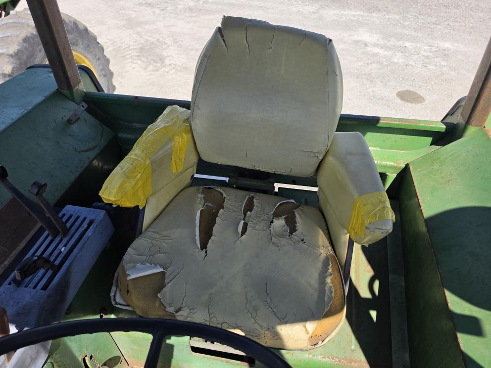 Image for 1977 John Deere 4430