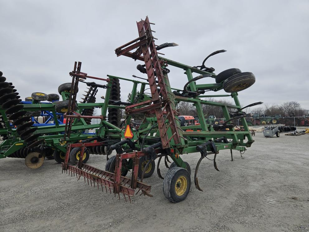 Image for 1998 John Deere 680