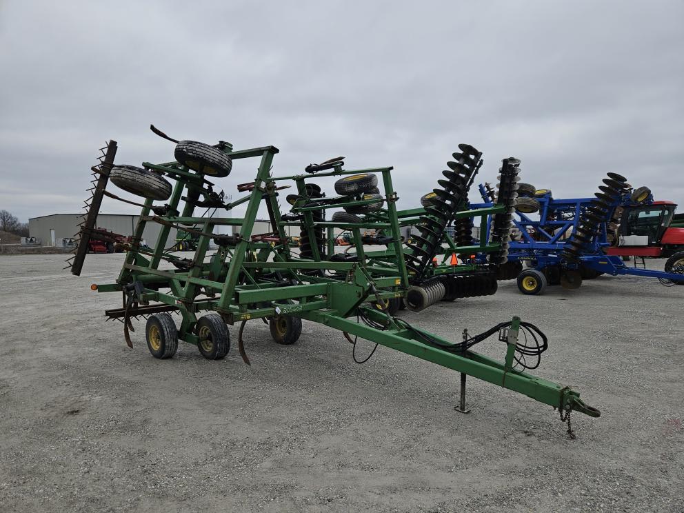 Image for 1998 John Deere 680