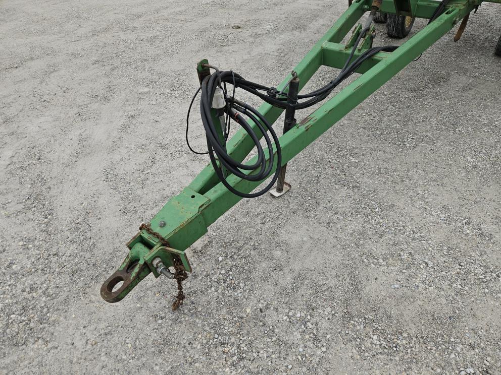 Image for 1998 John Deere 680