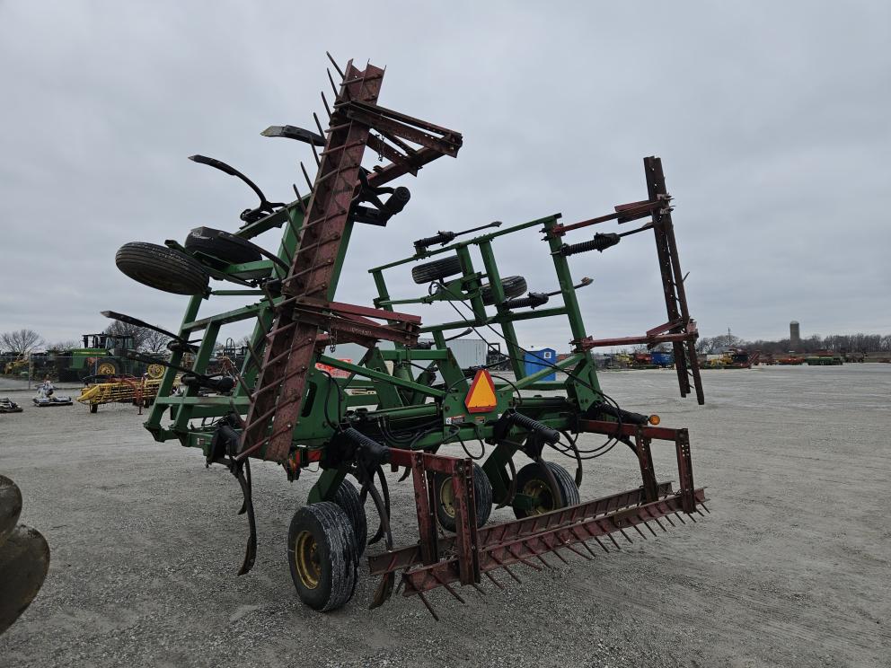 Image for 1998 John Deere 680