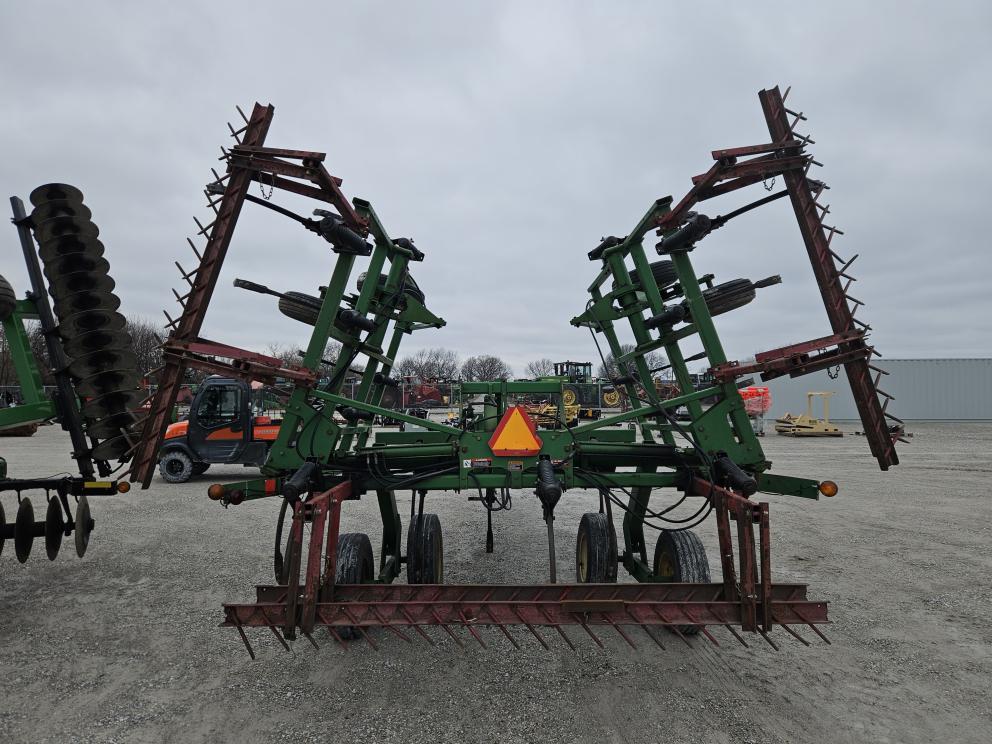 Image for 1998 John Deere 680