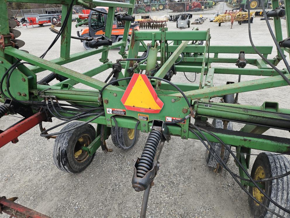 Image for 1998 John Deere 680