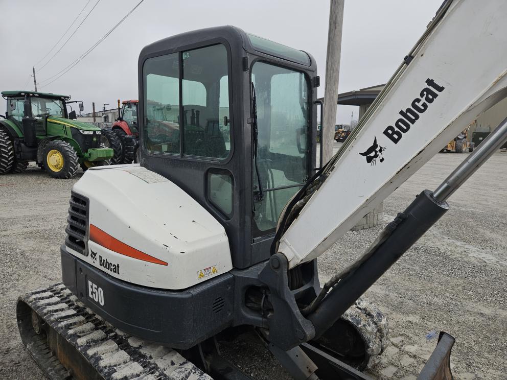 Image for 2013 Bobcat E50