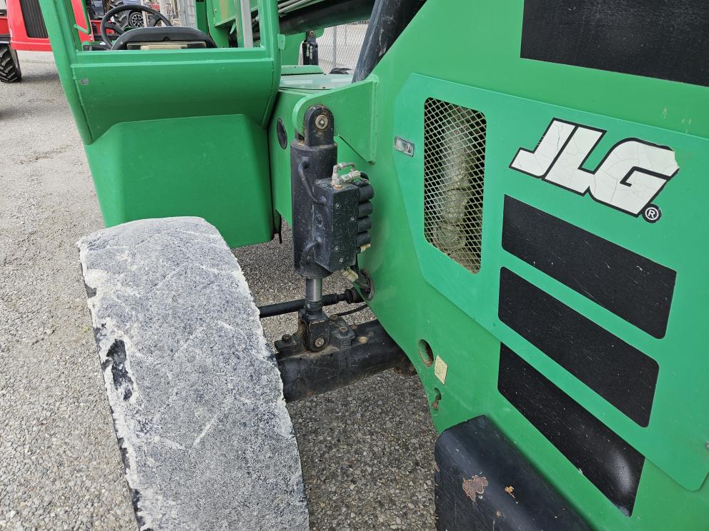 Image for 2016 JLG 8042
