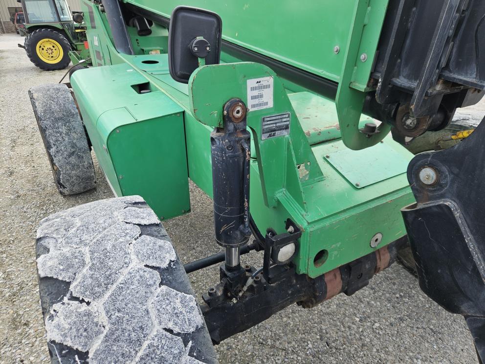 Image for 2016 JLG 8042