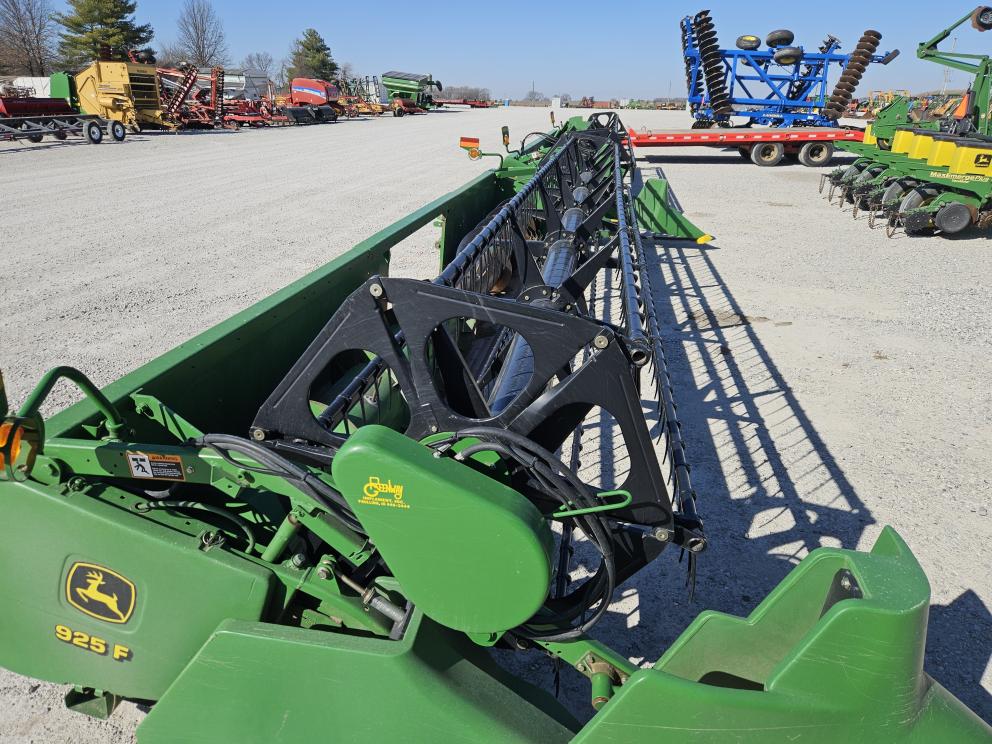 Image for 2002 John Deere 925F