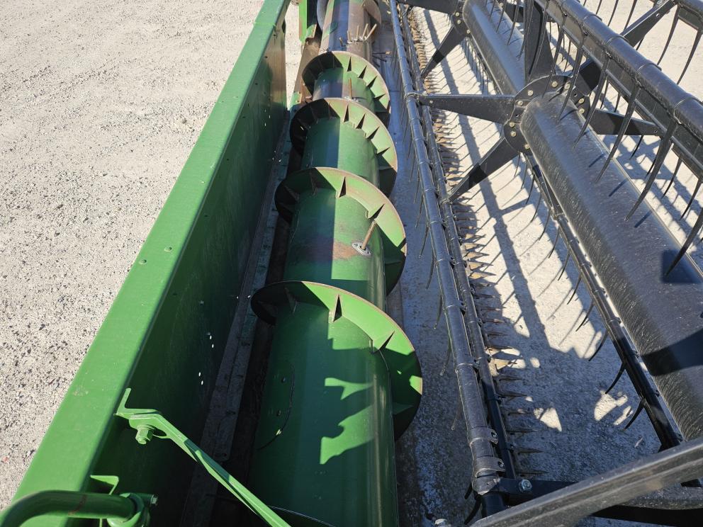 Image for 2002 John Deere 925F