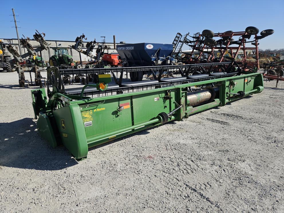 Image for 2002 John Deere 925F