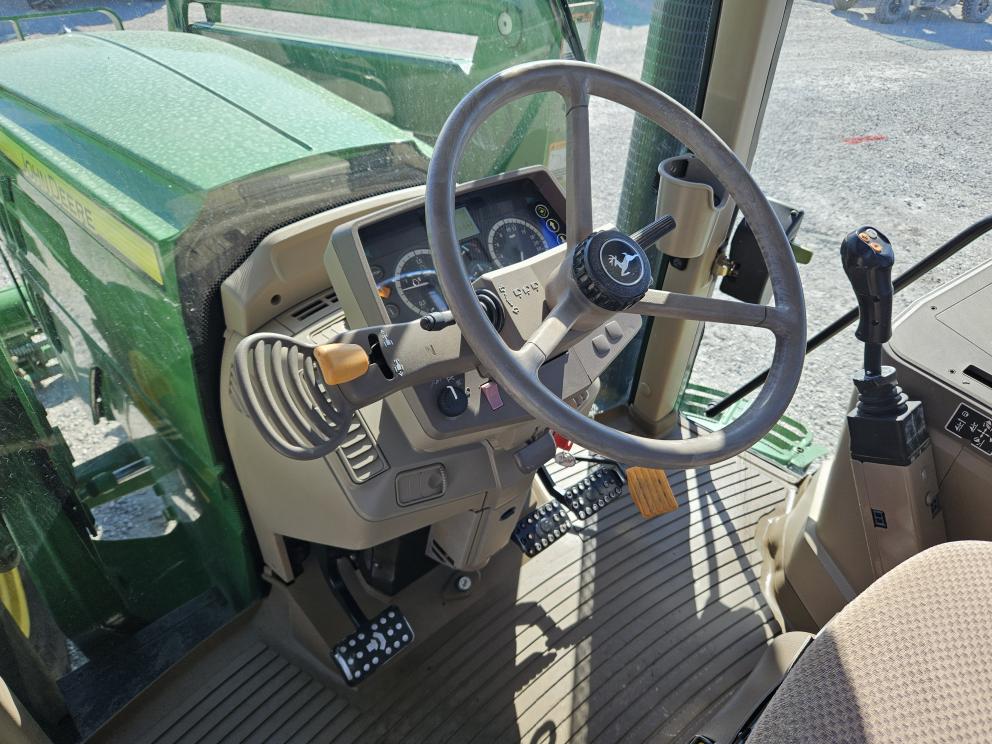 Image for 2014 John Deere 6140M