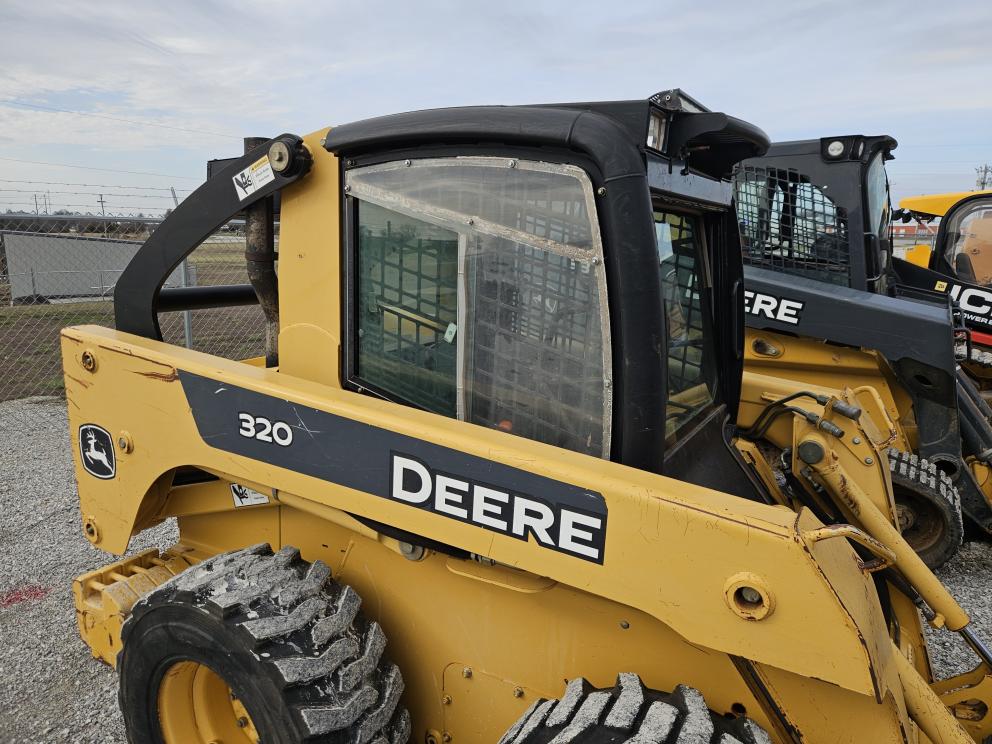 Image for 2006 John Deere 320