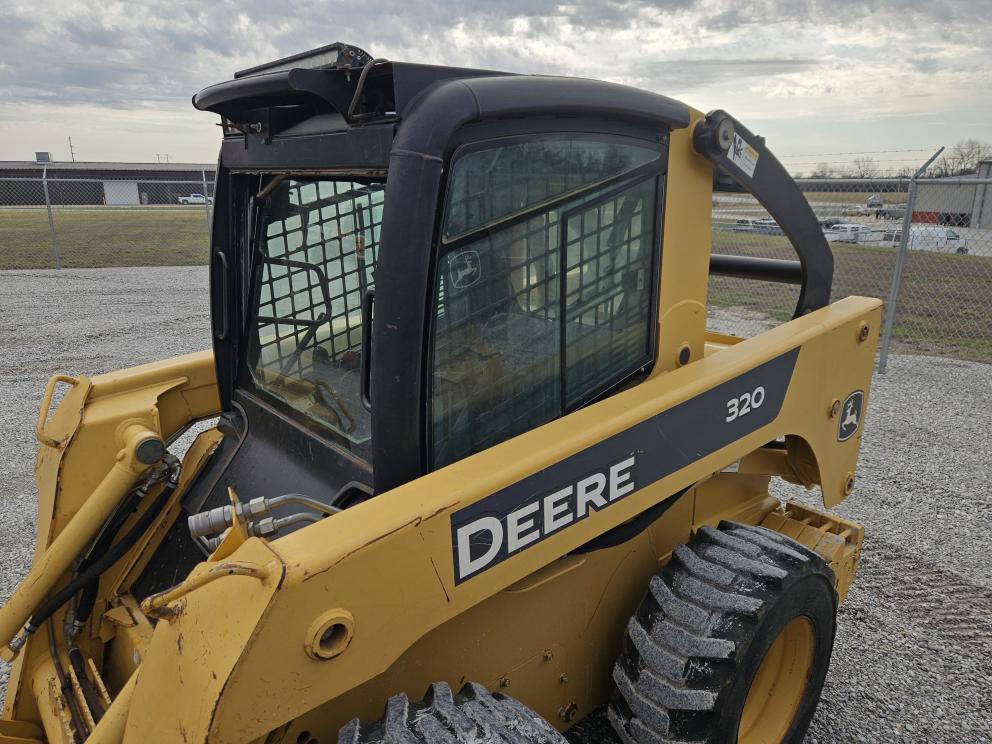 Image for 2006 John Deere 320