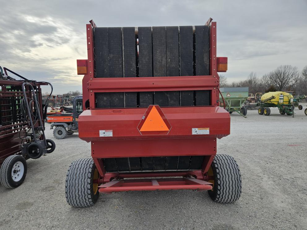 Image for 2008 New Holland BR7090