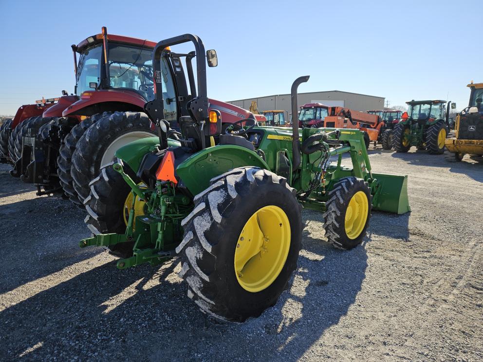 Image for 2018 John Deere 5075E