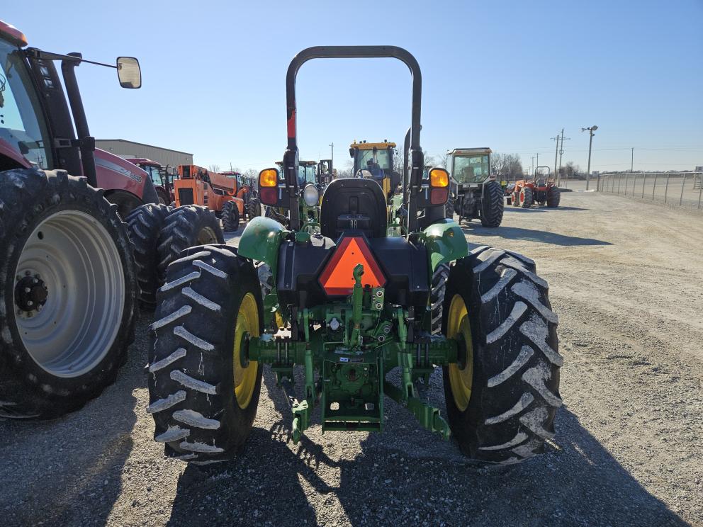 Image for 2018 John Deere 5075E