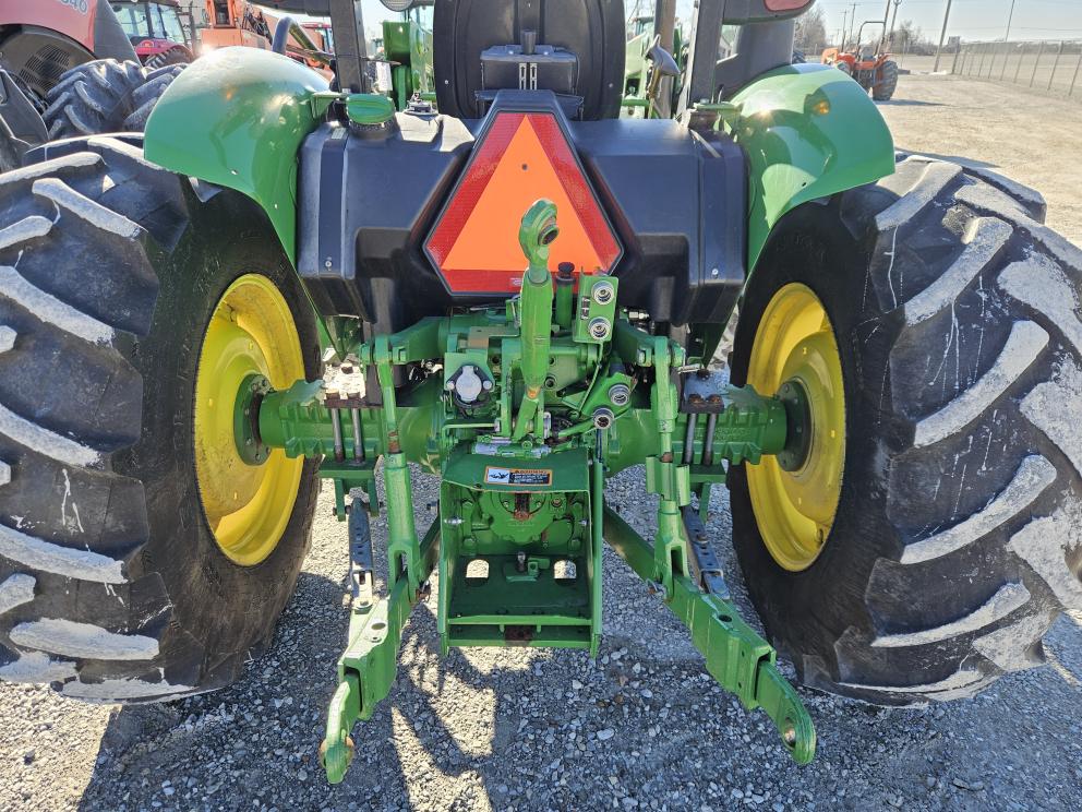 Image for 2018 John Deere 5075E