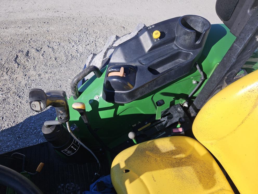 Image for 2018 John Deere 5075E