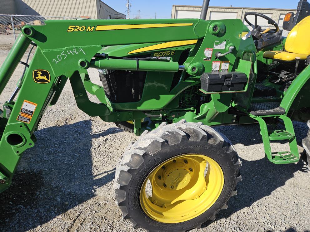 Image for 2018 John Deere 5075E