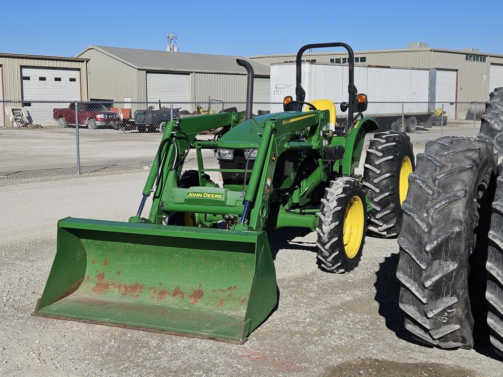 Image for 2018 John Deere 5075E