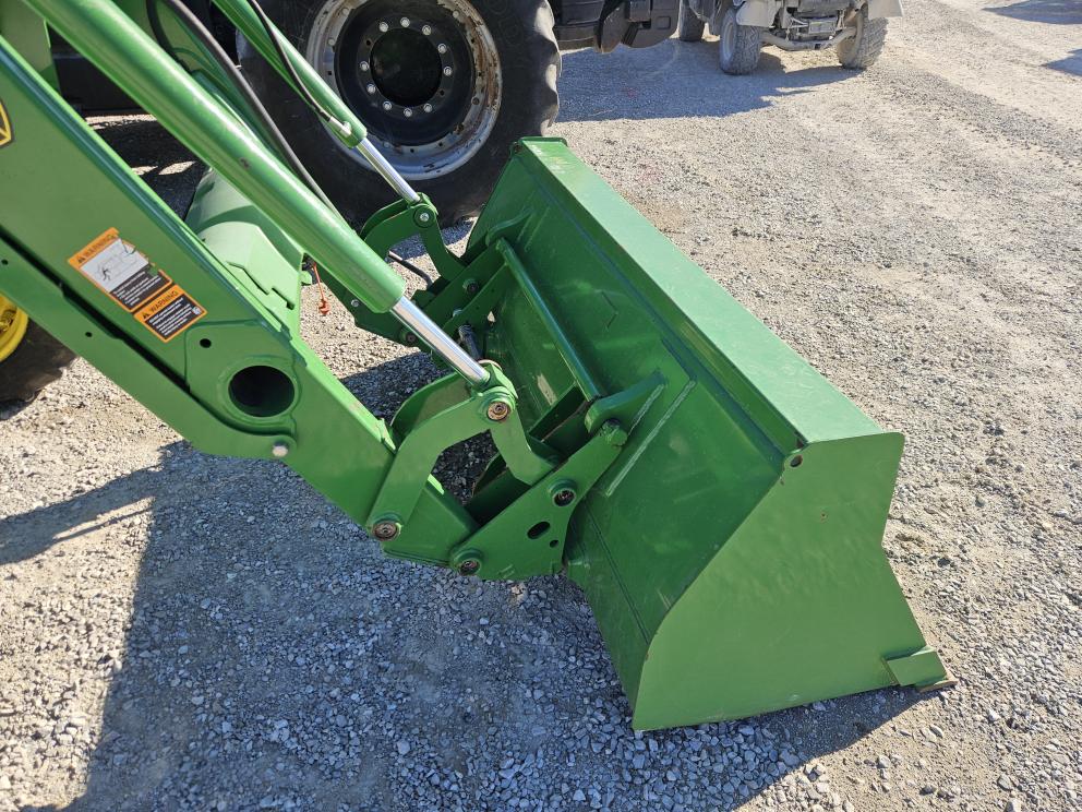 Image for 2018 John Deere 5075E
