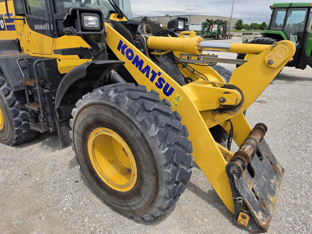 Image for 2022 Komatsu WA270-8