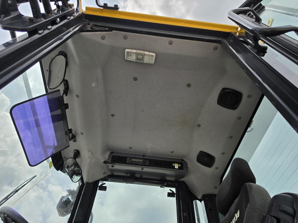 Image for 2022 Komatsu WA270-8