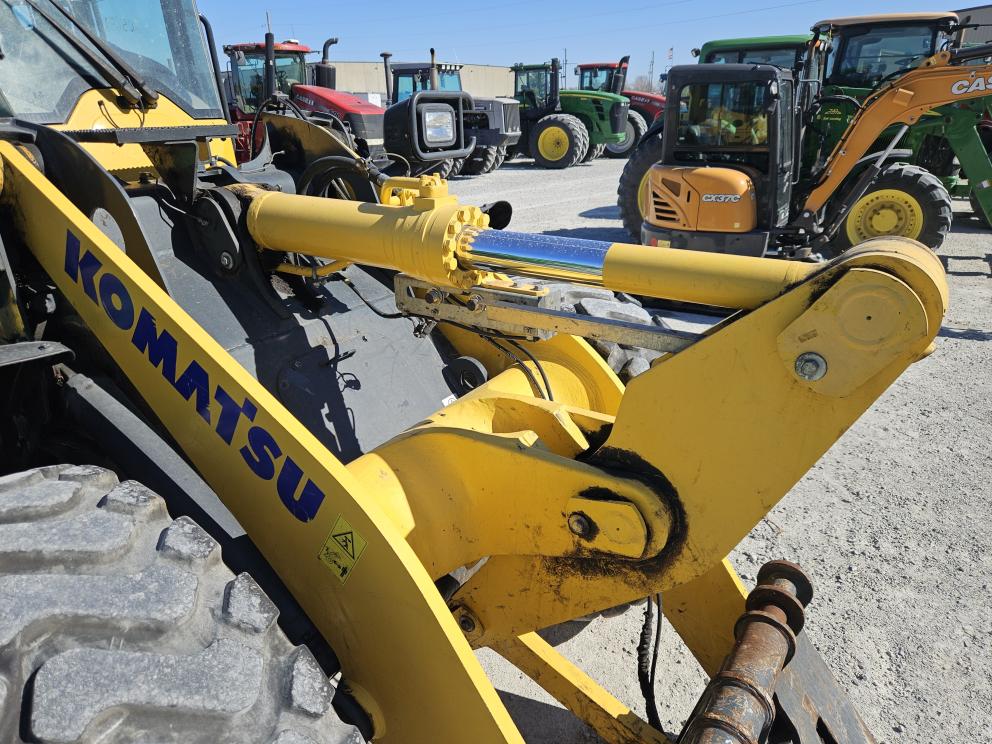 Image for 2022 Komatsu WA270-8