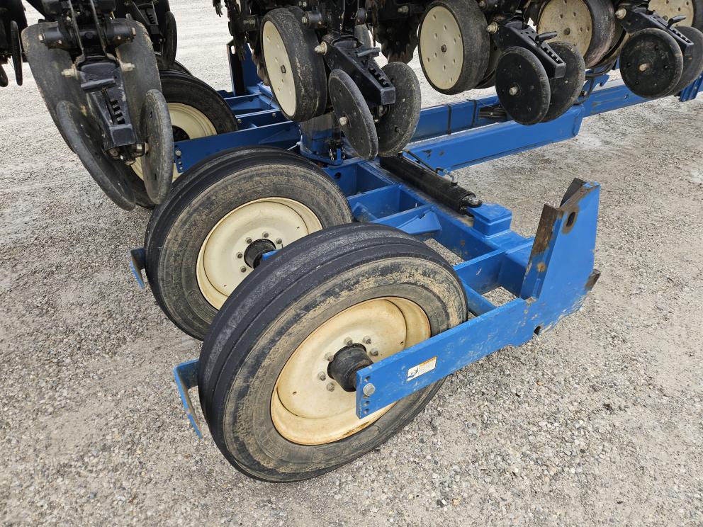 Image for 2011 Kinze 3600