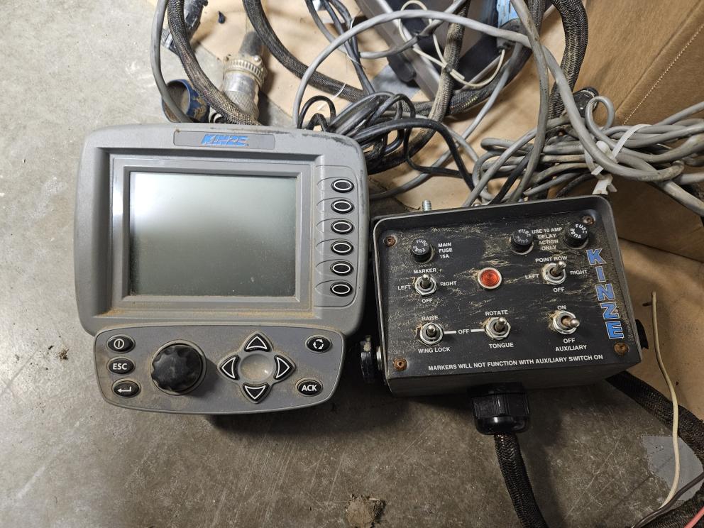 Image for 2011 Kinze 3600