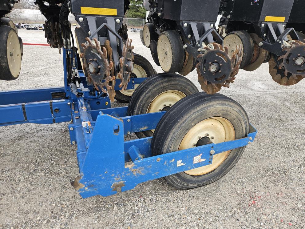 Image for 2011 Kinze 3600