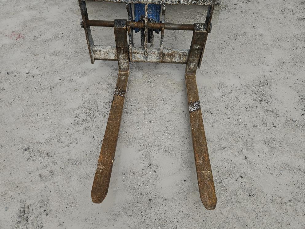 Image for 2012 Genie GTH1056