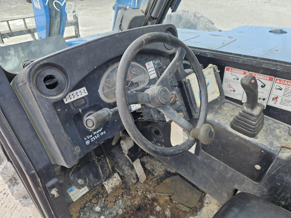 Image for 2012 Genie GTH1056