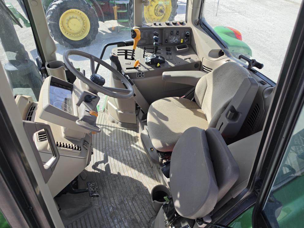 Image for 2019 John Deere 6130M