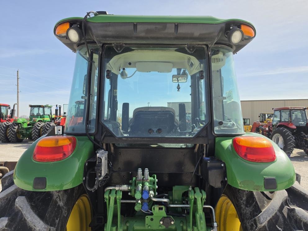Image for 2022 John Deere 6135E