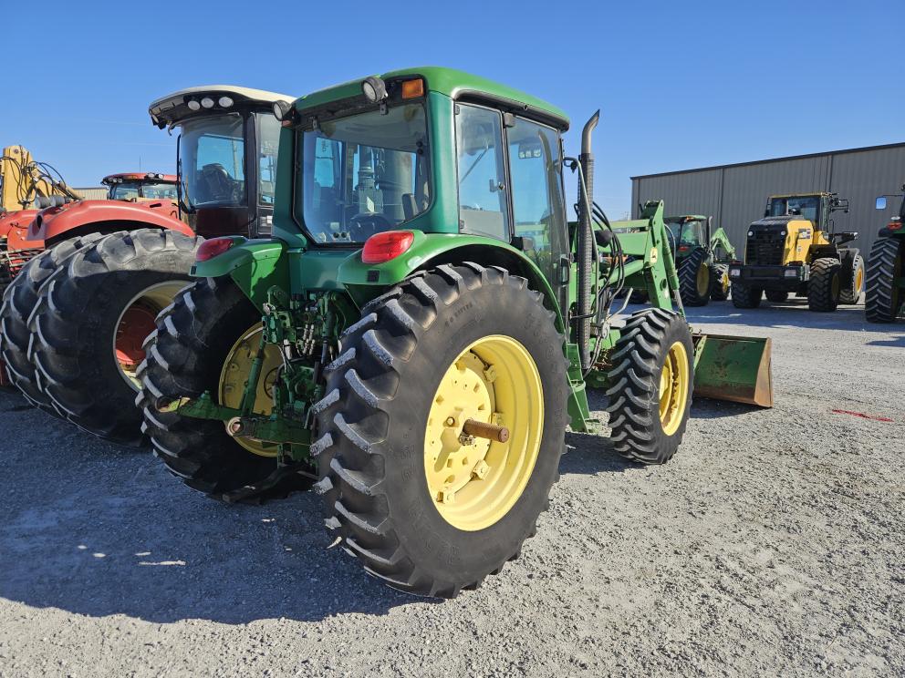 Image for 2002 John Deere 6420