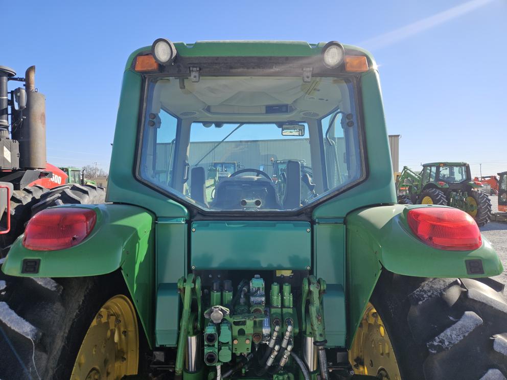 Image for 2002 John Deere 6420